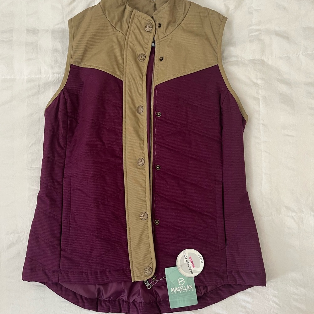 Magellan Outdoors Women's Quilted Campfire Purple and Tan Snap Zip XL Vest